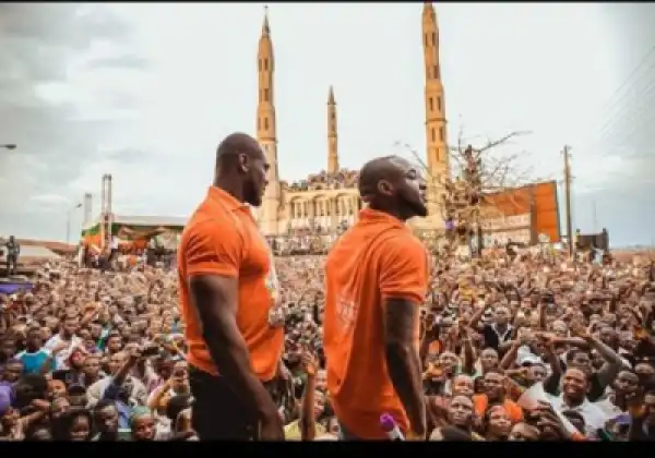 Davido Narrowly Escapes Gun Attack In Hometown PDP Rally.